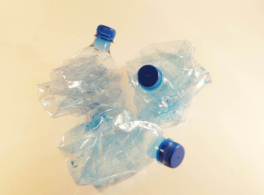 Ученые случайно улучшили разлагающий пластик 
