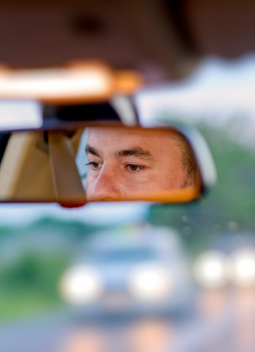 Что влияет на поведение водителей при отключении функций автопилота в автомобиле