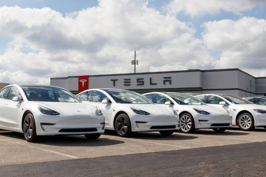 Илон Маск сообщил о выпуске миллионого автомобиля Tesla — им оказался новейший компактный кроссовер Model Y