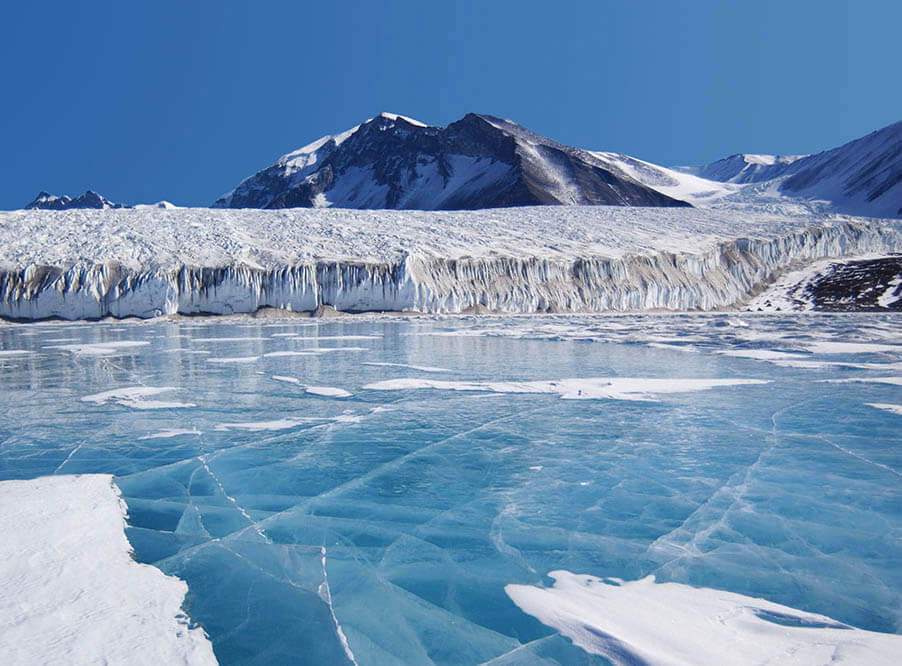 Теплая вода под ледниками Антарктиды появилась впервые за 7 тыс. лет