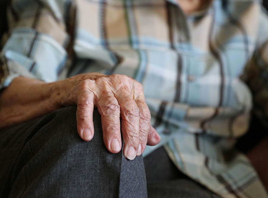 Фонд «Старость в радость» объявил сбор средств на нянечек в дома престарелых