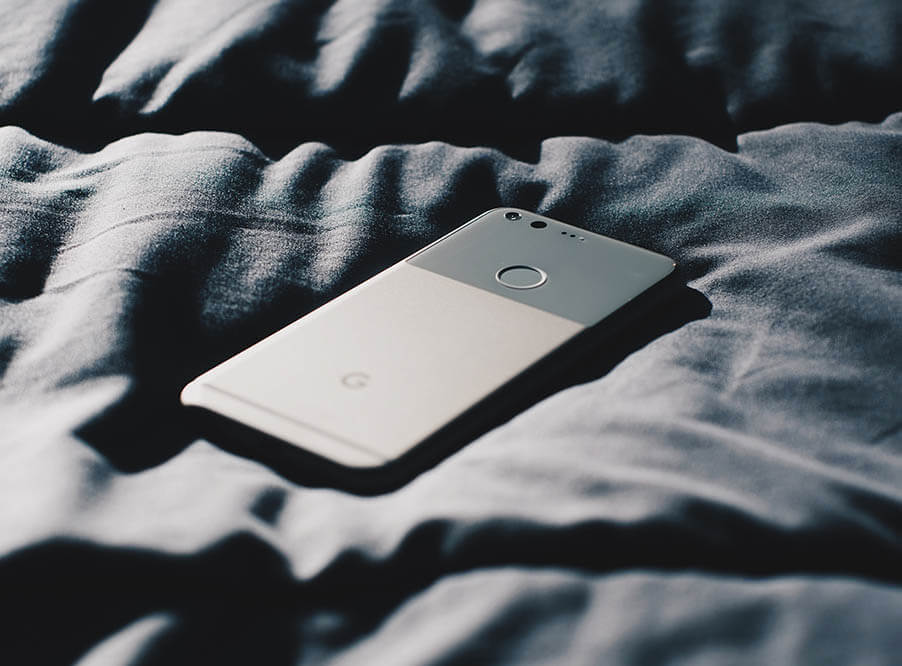 Использование смартфонов перед сном может способствовать развитию депрессии