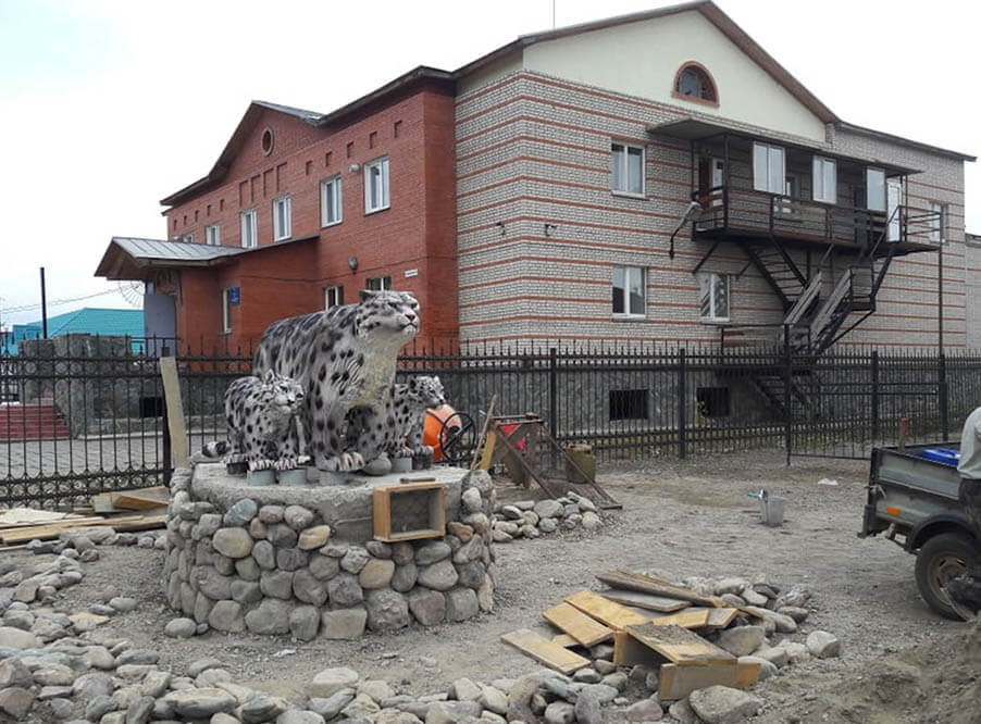 В алтайском селе появится памятник снежным барсам