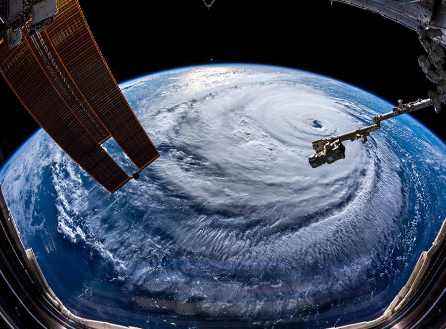 Немецкий космонавт предупреждал американцев об урагане «Флоренс»