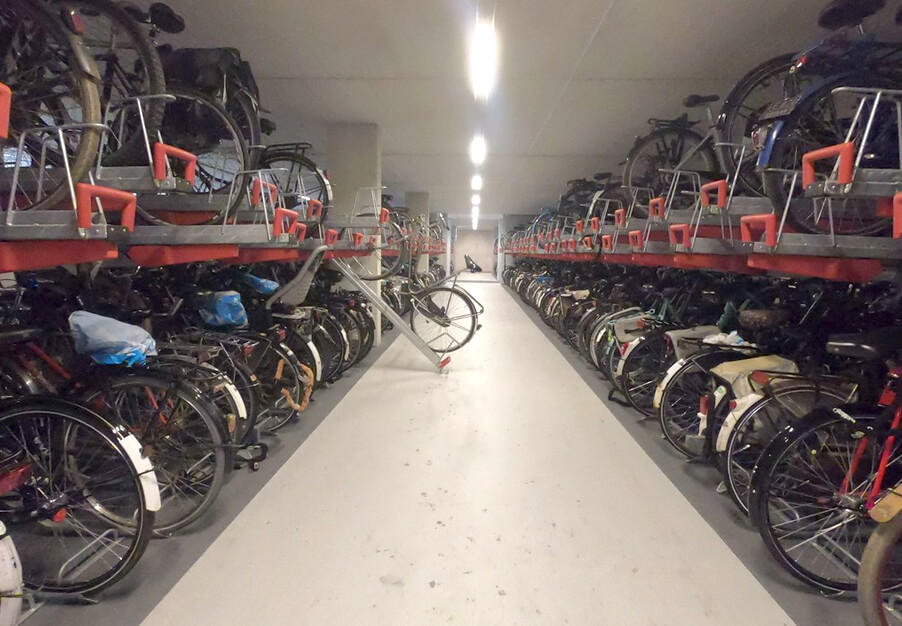 В Нидерландах построили крупнейшую в мире велопарковку