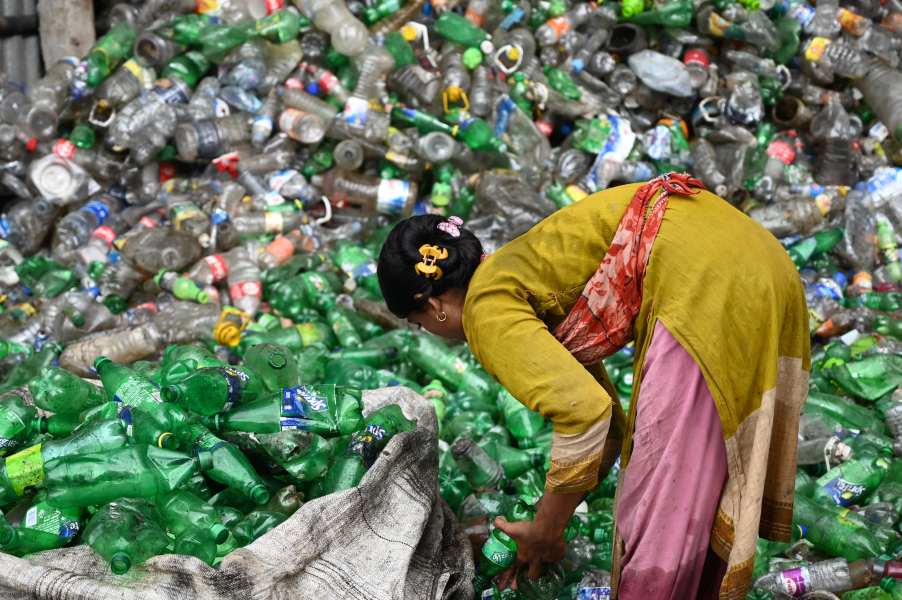 Украшения из переработанного пластика: сколько можно заработать на производстве