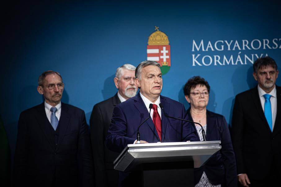 Правительство Виктора Орбана в Венгрии получило неограниченную власть из-за коронавируса