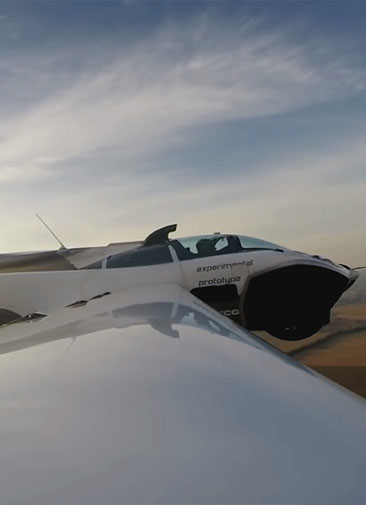 Летающий автомобиль AirCar совершил первый в истории междугородний рейс