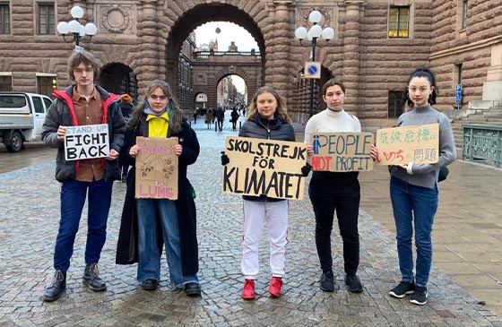 Грета Тунберг и 600 активистов получили разрешение подать в суд на правительство Швеции